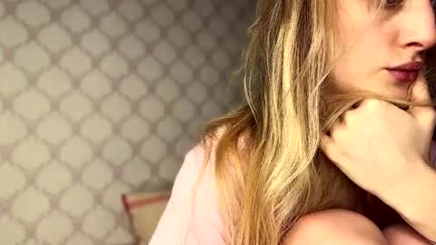 Evvie online show from 03-29-26, 02:39