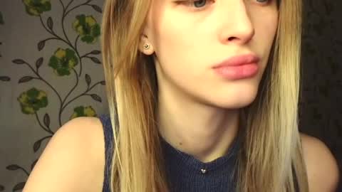 Snapshot of eva_eyre chatting on 05-08-26, 07:46 Evvie online show from 05-08-26, 07:46