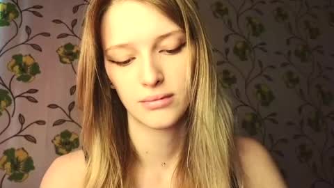 Snapshot of eva_eyre chatting on 05-12-26, 02:25 Evvie online show from 05-12-26, 02:25