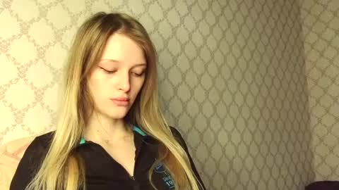 Snapshot of eva_eyre chatting on 05-15-26, 02:24 Evvie online show from 05-15-26, 02:24