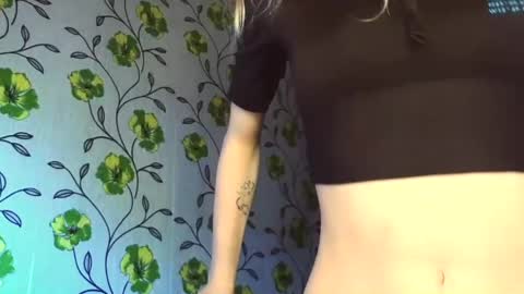 Snapshot of eva_eyre chatting on 05-22-26, 06:09 Evvie online show from 05-22-26, 06:09