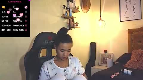 Eva Foxs  online show from 11-30-25, 05:44