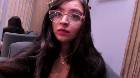 Snapshot of eva_macalliter chatting on 10-25-25, 03:47 Angelinne online show from 10-25-25, 03:47