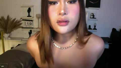 Queen Eva Mazikeen online show from 06-10-26, 10:19