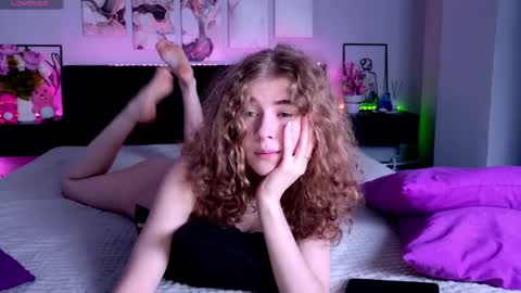 Eva meaw online show from 04-29-26, 07:42