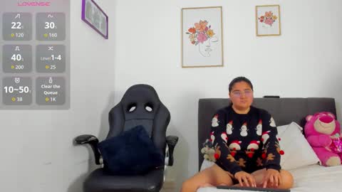 Snapshot of eva_mia_ chatting on 12-22-25, 11:07 Eva y Mia online show from 12-22-25, 11:07