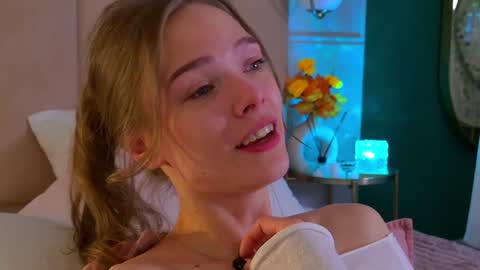 Eva online show from 12-08-24, 02:19