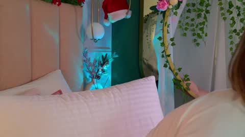 Eva online show from 12-17-24, 11:17