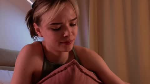 Eva online show from 02-17-25, 04:48