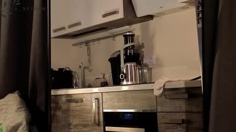 Eva online show from 09-22-25, 04:42