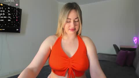 Snapshot of eva_rose7 chatting on 04-20-26, 09:01 Eva online show from 04-20-26, 09:01