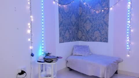 Eva  online show from 04-11-26, 10:19