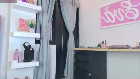 Eva Sin online show from 11-20-25, 11:15