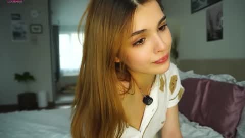 Hello my name is Eva its my first day here online show from 06-28-26, 09:48