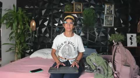 Snapshot of evaa_campbell chatting on 06-28-26, 12:22 Eva online show from 06-28-26, 12:22