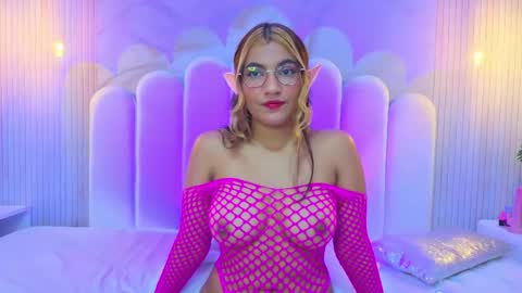 Snapshot of evaa_honey chatting on 05-22-26, 10:54 evaa_honey online show from 05-22-26, 10:54
