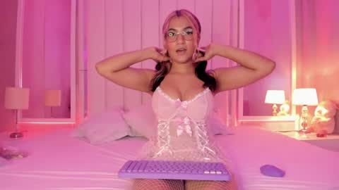 Snapshot of evaa_honey chatting on 05-27-26, 09:34 evaa_honey online show from 05-27-26, 09:34