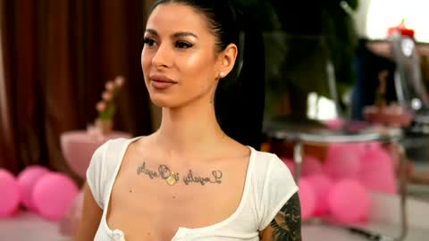 Eva  online show from 04-05-26, 09:06