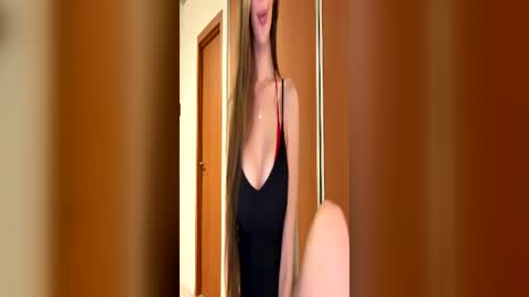 Snapshot of evaangelina_ chatting on 06-18-26, 10:03 Eva online show from 06-18-26, 10:03