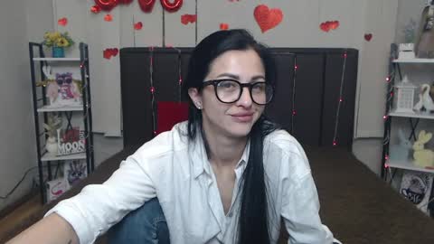 Snapshot of evaclarkk chatting on 05-18-26, 04:07 EvaClarkk online show from 05-18-26, 04:07