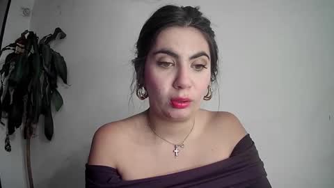 evacollins12 online show from 02-09-25, 12:17