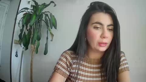 evacollins12 online show from 02-23-25, 08:33