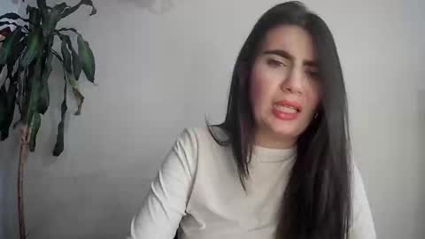 evacollins12 online show from 02-24-25, 09:31