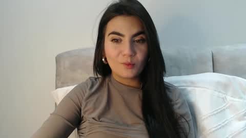 evacollins12 online show from 10-27-25, 01:42