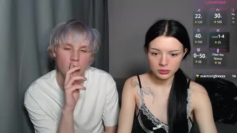 Snapshot of evacris chatting on 10-17-25, 11:29 evacris online show from 10-17-25, 11:29