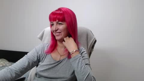Snapshot of evadesireone chatting on 10-01-25, 06:36 EvadesireONE online show from 10-01-25, 06:36