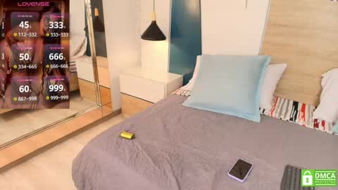 Evadne online show from 10-15-25, 07:14