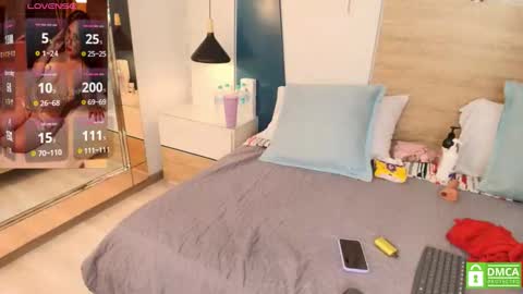 Evadne online show from 10-16-25, 07:48