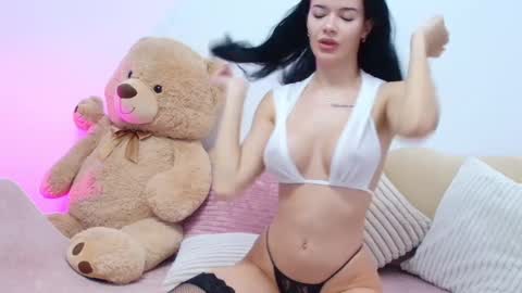 Snapshot of evaeilish chatting on 02-26-25, 06:47 Eva online show from 02-26-25, 06:47