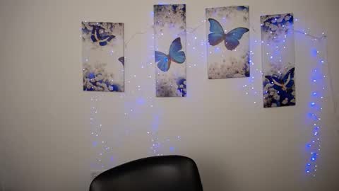 Snapshot of evaeldis chatting on 04-23-26, 12:29 Eva online show from 04-23-26, 12:29