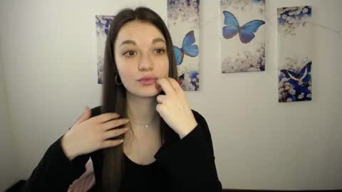 Snapshot of evaeldis chatting on 05-03-26, 12:44 Eva online show from 05-03-26, 12:44
