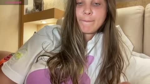 EvaHazard online show from 05-17-26, 09:33