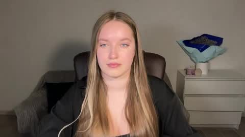 Snapshot of evajuly chatting on 04-24-26, 09:06 Eva online show from 04-24-26, 09:06