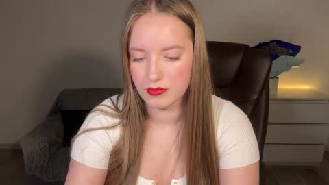 Snapshot of evajuly chatting on 04-25-26, 07:55 Eva online show from 04-25-26, 07:55