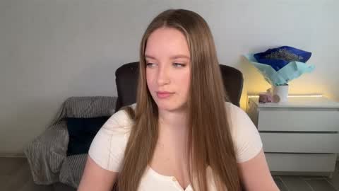 Snapshot of evajuly chatting on 04-29-26, 06:06 Eva online show from 04-29-26, 06:06