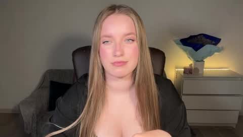 Snapshot of evajuly chatting on 05-11-26, 12:05 Eva online show from 05-11-26, 12:05