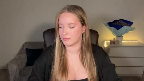 Snapshot of evajuly chatting on 05-13-26, 08:27 Eva online show from 05-13-26, 08:27