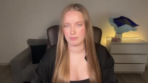 Snapshot of evajuly chatting on 06-25-26, 09:08 Eva online show from 06-25-26, 09:08