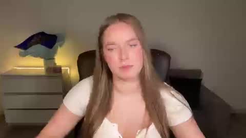 Snapshot of evajuly chatting on 07-11-26, 10:00 Eva online show from 07-11-26, 10:00