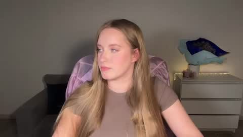 Snapshot of evajuly chatting on 07-13-26, 09:06 Eva online show from 07-13-26, 09:06