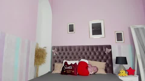 Snapshot of evalaniss chatting on 12-26-24, 04:21 Eva online show from 12-26-24, 04:21