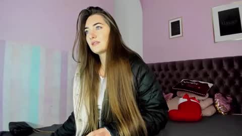 Snapshot of evalaniss chatting on 12-30-24, 04:20 Eva online show from 12-30-24, 04:20