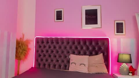 Snapshot of evalaniss chatting on 01-21-25, 07:04 Eva online show from 01-21-25, 07:04