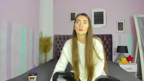 Snapshot of evalaniss chatting on 01-29-25, 05:09 Eva online show from 01-29-25, 05:09