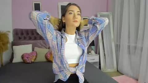 Snapshot of evalaniss chatting on 03-07-25, 04:13 Eva online show from 03-07-25, 04:13