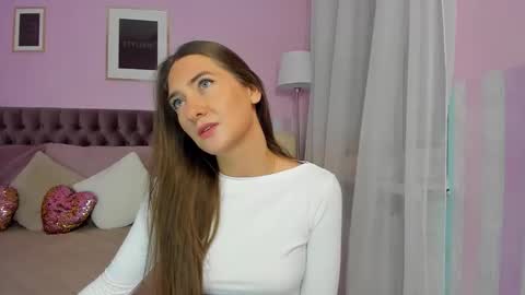 Snapshot of evalaniss chatting on 09-19-25, 02:46 Eva online show from 09-19-25, 02:46